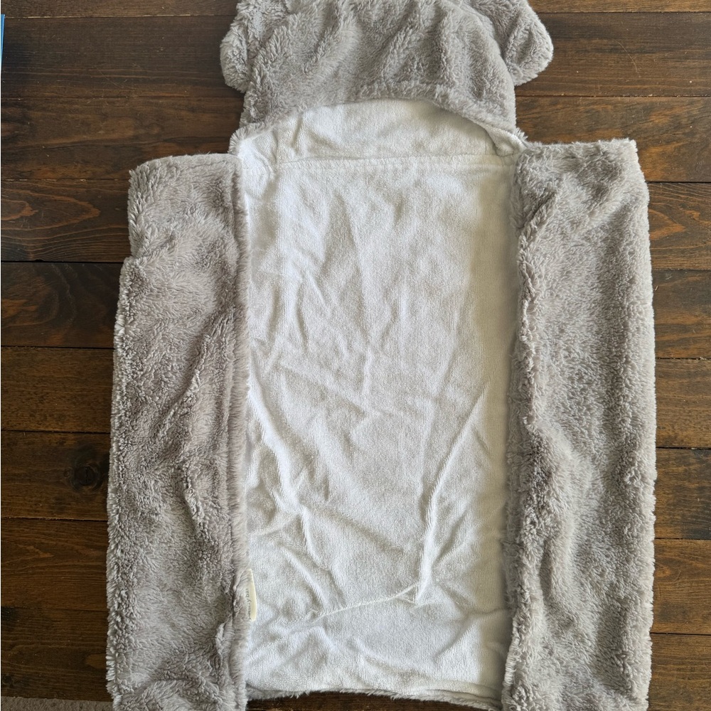 Pottery Barn Kids Faux Fur Elephant Hooded Baby Towel